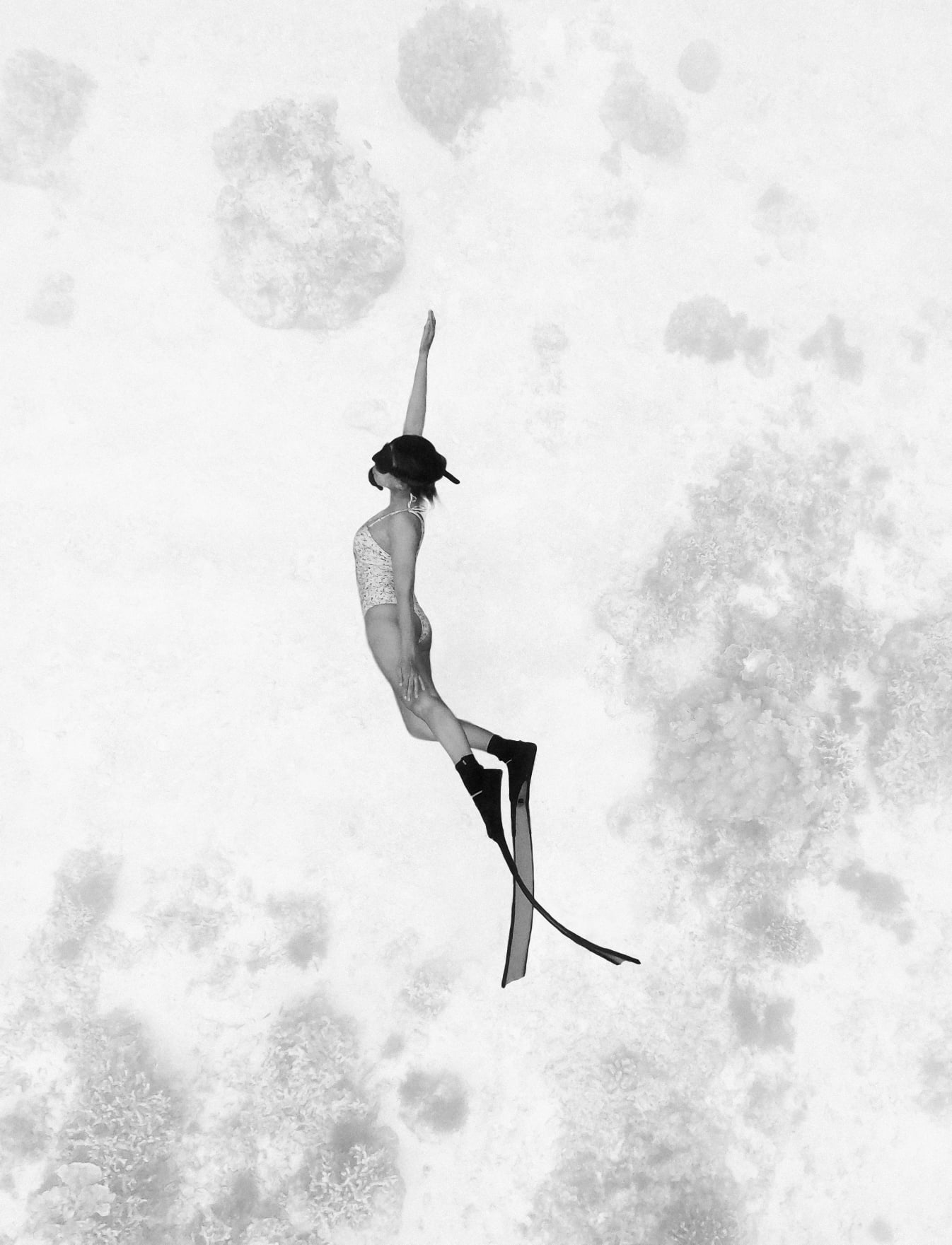 a solo female freediver-freediving in aliguay island dapitan city-dapitan city scuba diving-dapitan dive sites