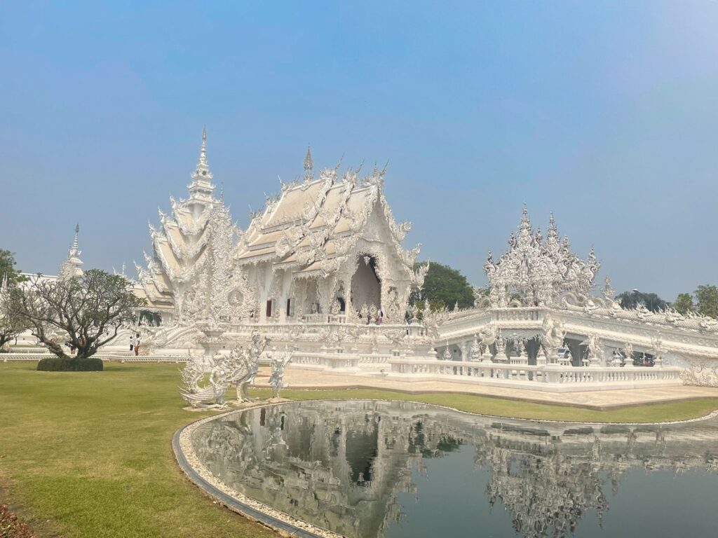 White-Temple-Chiang-Rai-Chiang-Mai-Thailand-visit chiang rai