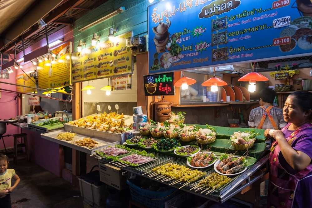 chiang-mai-sunday-night-market-3-days-in-chiang-mai-Chiang-Mai-3-day-itinerary